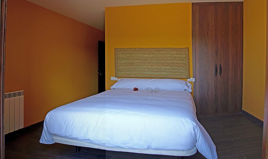 Hostal Casa Arrieta Castejon de Valdejasa Exterior foto